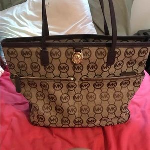 Micheal Kors purse